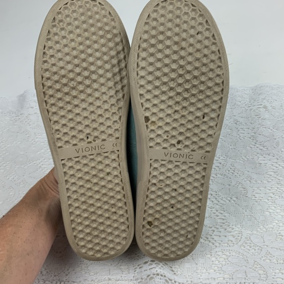 Vionic leather Suede Sneakers Size 8.5 Teal aqua blue green cushioned EUC - Picture 10 of 13
